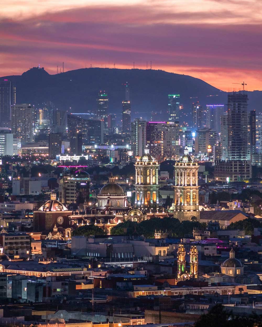 foto de un atardecer en la ciudad de Puebla, México.